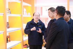 中國食品工業協會副會長陳振杰一行蒞臨洛陽正大調研指導工作